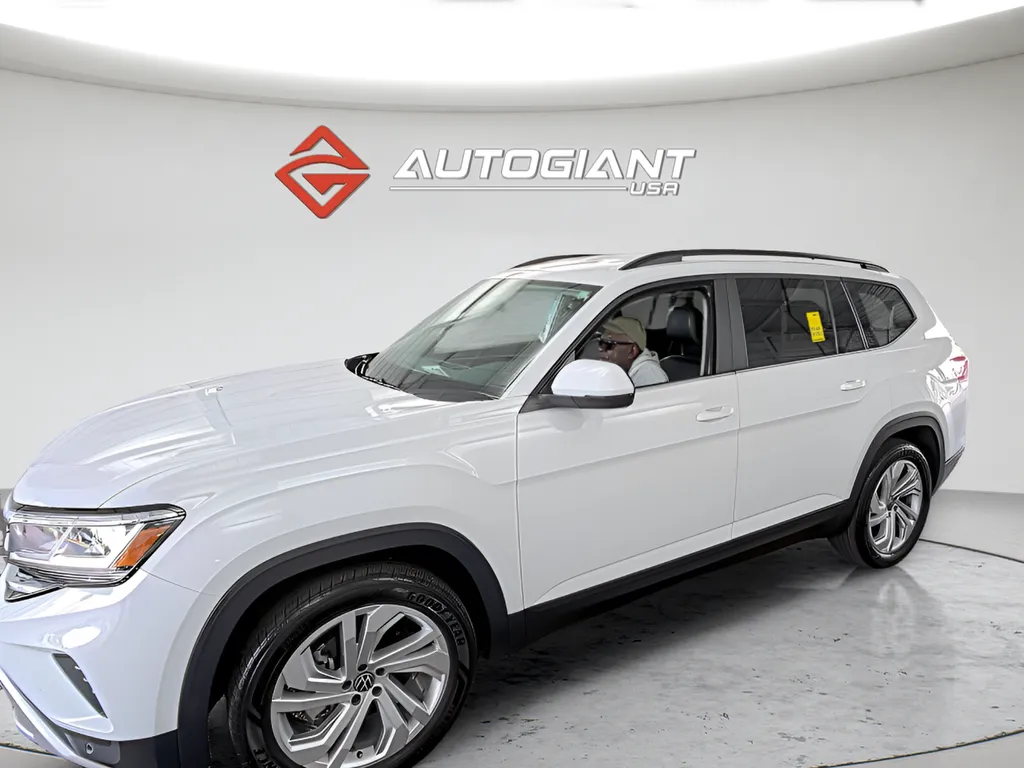 White 2023 Volkswagen Atlas 3.6L V6 SE w/Technology for sale in Fishers, IN