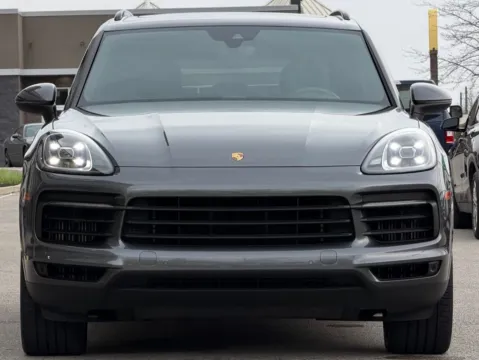 More photos of 2019 Porsche Cayenne S at AutoGiant USA Fishers, IN