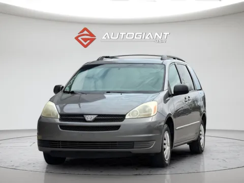 More photos of 2005 Toyota Sienna at AutoGiant USA Fishers, IN