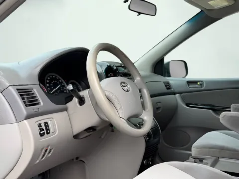 Photos of 2005 Toyota Sienna for sale in Fishers, IN at AutoGiant USA Fishers