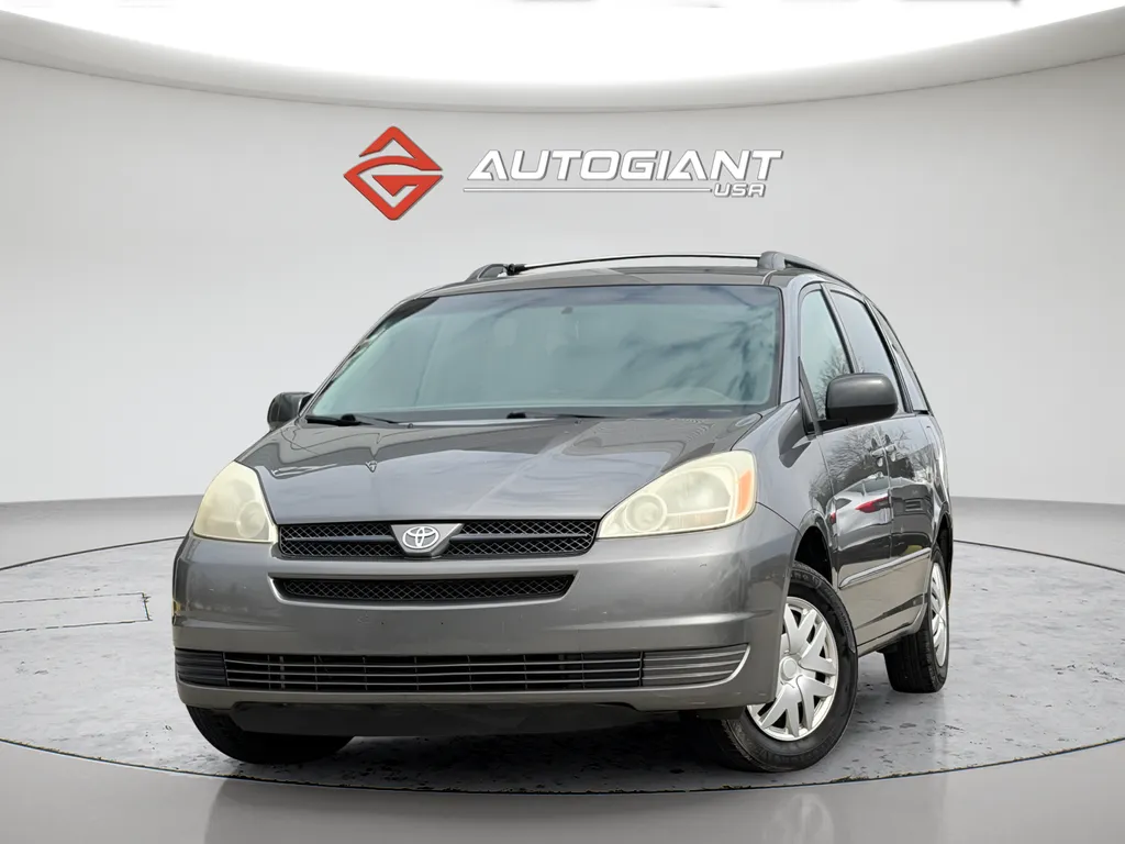 Silver 2005 Toyota Sienna for sale in Fishers, IN