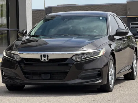 More photos of 2018 Honda Accord LX at AutoGiant USA Fishers, IN