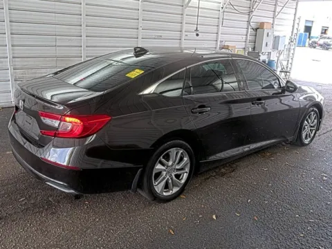 More photos of 2018 Honda Accord LX at AutoGiant USA Fishers, IN
