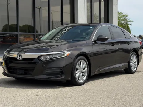 More photos of 2018 Honda Accord LX at AutoGiant USA Fishers, IN