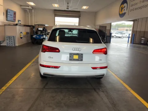 More photos of 2019 Audi Q5 2.0T Premium at AutoGiant USA Fishers, IN