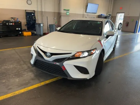 White 2019 Toyota Camry SE for sale in Fishers, IN