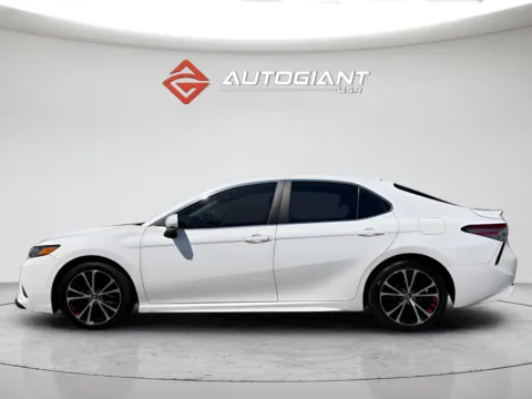 More photos of 2019 Toyota Camry SE at AutoGiant USA Fishers, IN