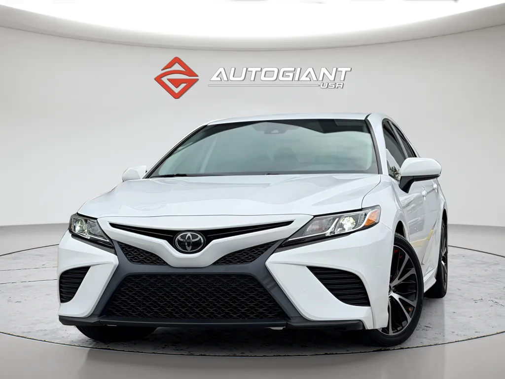2019 Toyota Camry SE for sale in Fishers, IN