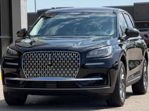 More photos of 2024 Lincoln Corsair Premiere at AutoGiant USA Fishers, IN