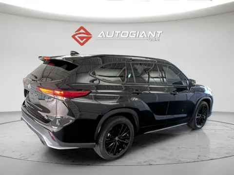 More photos of 2023 Toyota Highlander XSE at AutoGiant USA Fishers, IN