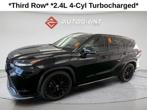 Black 2023 Toyota Highlander XSE for sale in Fishers, IN