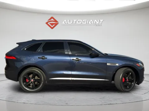 More photos of 2017 Jaguar F-PACE S at AutoGiant USA Fishers, IN