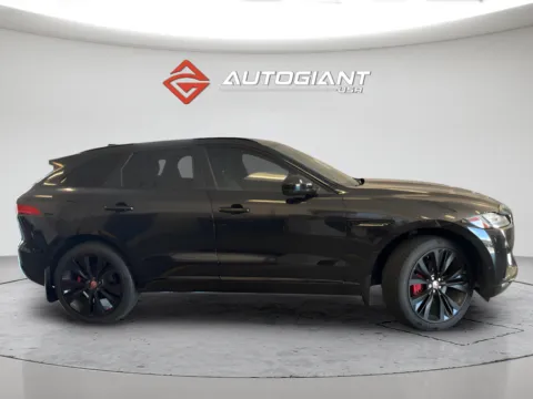 More photos of 2018 Jaguar F-PACE S at AutoGiant USA Fishers, IN