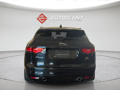 More photos of 2018 Jaguar F-PACE S at AutoGiant USA Fishers, IN