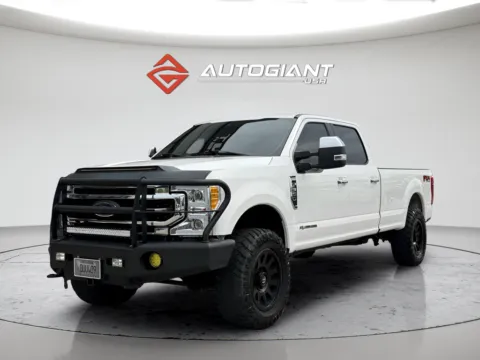 More photos of 2020 Ford F-350SD Lariat at AutoGiant USA Fishers, IN
