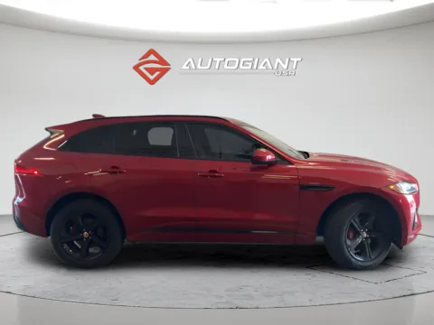 More photos of 2019 Jaguar F-PACE S at AutoGiant USA Fishers, IN