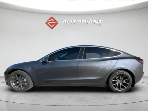 More photos of 2018 Tesla Model 3 Long Range at AutoGiant USA Fishers, IN