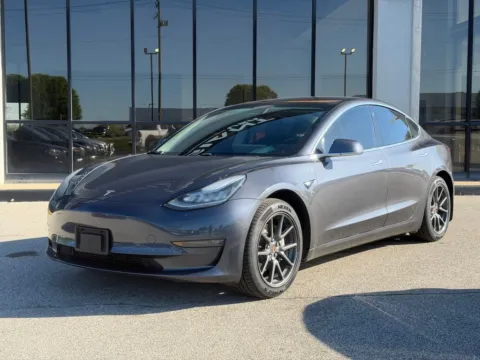 More photos of 2018 Tesla Model 3 Long Range at AutoGiant USA Fishers, IN