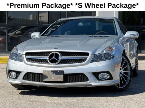 White 2011 Mercedes-Benz SL-Class SL 550 for sale in Fishers, IN