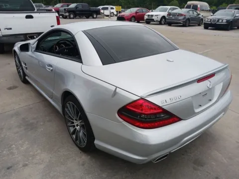 More photos of 2011 Mercedes-Benz SL-Class SL 550 at AutoGiant USA Fishers, IN