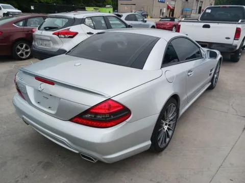 More photos of 2011 Mercedes-Benz SL-Class SL 550 at AutoGiant USA Fishers, IN