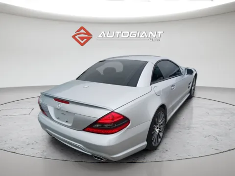 More photos of 2011 Mercedes-Benz SL-Class SL 550 at AutoGiant USA Fishers, IN