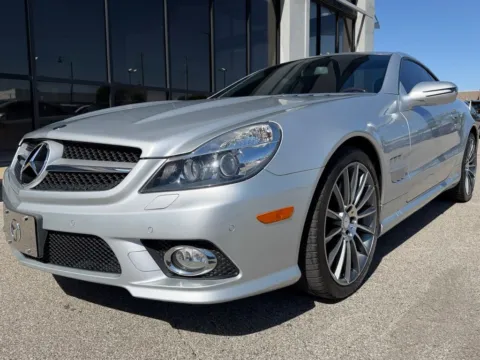 More photos of 2011 Mercedes-Benz SL-Class SL 550 at AutoGiant USA Fishers, IN