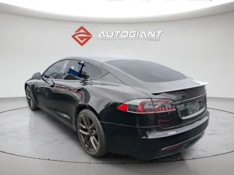 More photos of 2021 Tesla Model S Plaid at AutoGiant USA Fishers, IN