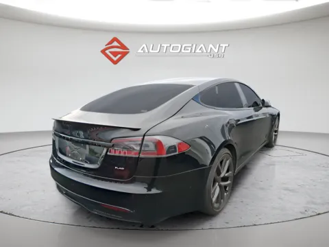 More photos of 2021 Tesla Model S Plaid at AutoGiant USA Fishers, IN