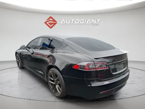More photos of 2021 Tesla Model S Plaid at AutoGiant USA Fishers, IN
