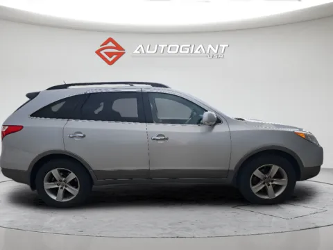 More photos of 2011 Hyundai Veracruz Limited at AutoGiant USA Fishers, IN