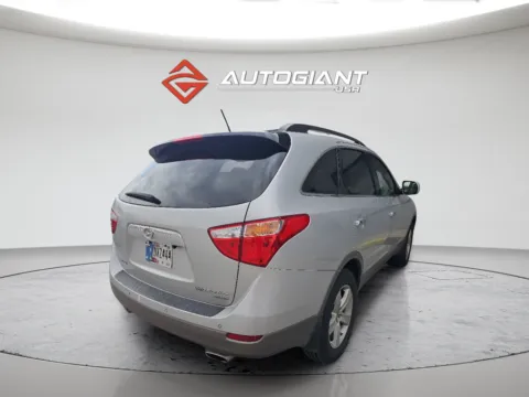 More photos of 2011 Hyundai Veracruz Limited at AutoGiant USA Fishers, IN