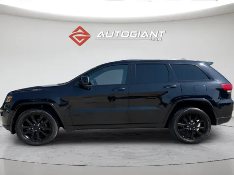 More photos of 2020 Jeep Grand Cherokee Altitude at AutoGiant USA Fishers, IN