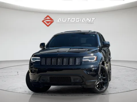 Black 2020 Jeep Grand Cherokee Altitude for sale in Fishers, IN