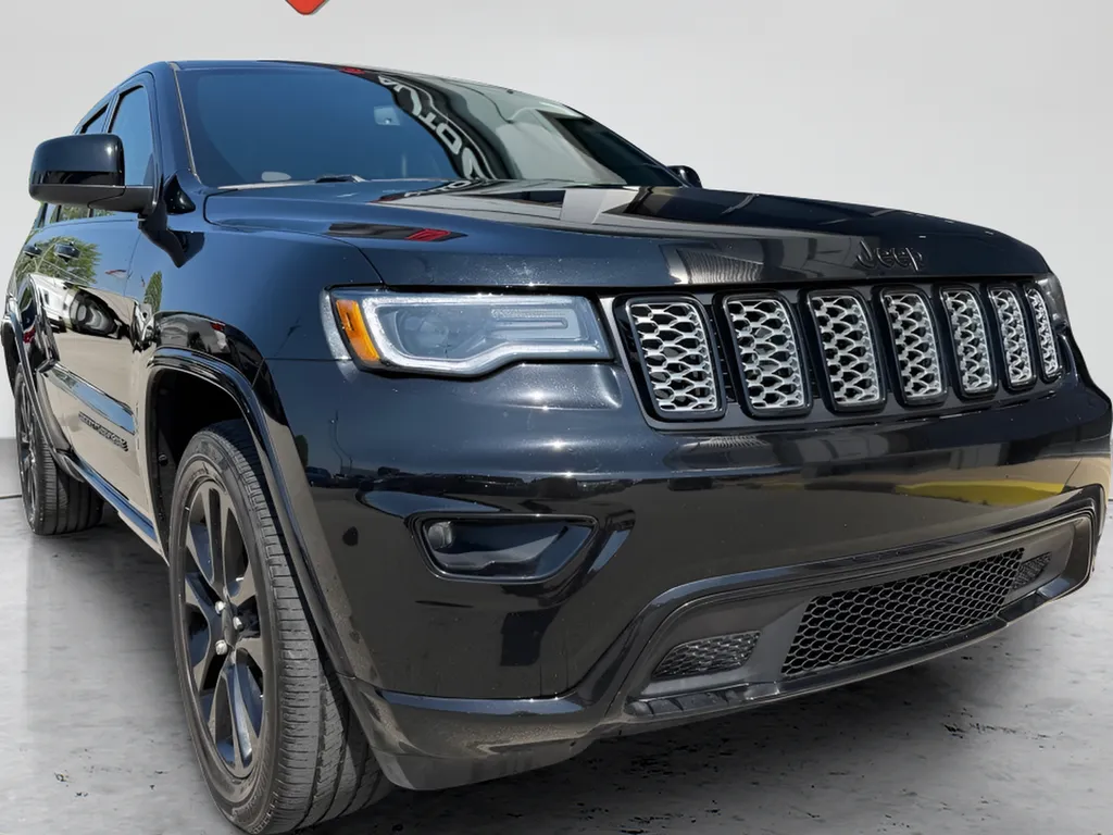 Black 2020 Jeep Grand Cherokee Altitude for sale in Fishers, IN