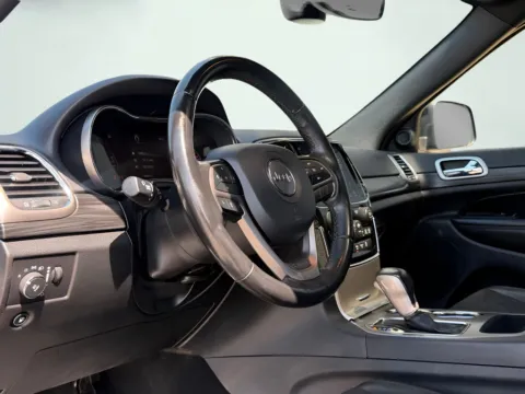 Photos of 2020 Jeep Grand Cherokee Altitude for sale in Fishers, IN at AutoGiant USA Fishers