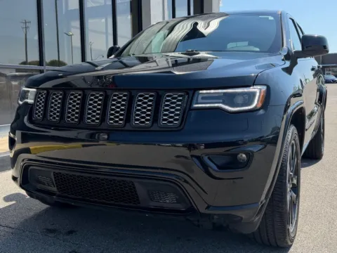 More photos of 2020 Jeep Grand Cherokee Altitude at AutoGiant USA Fishers, IN