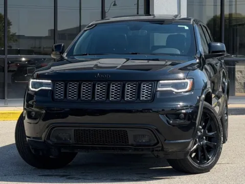 Black 2020 Jeep Grand Cherokee Altitude for sale in Fishers, IN