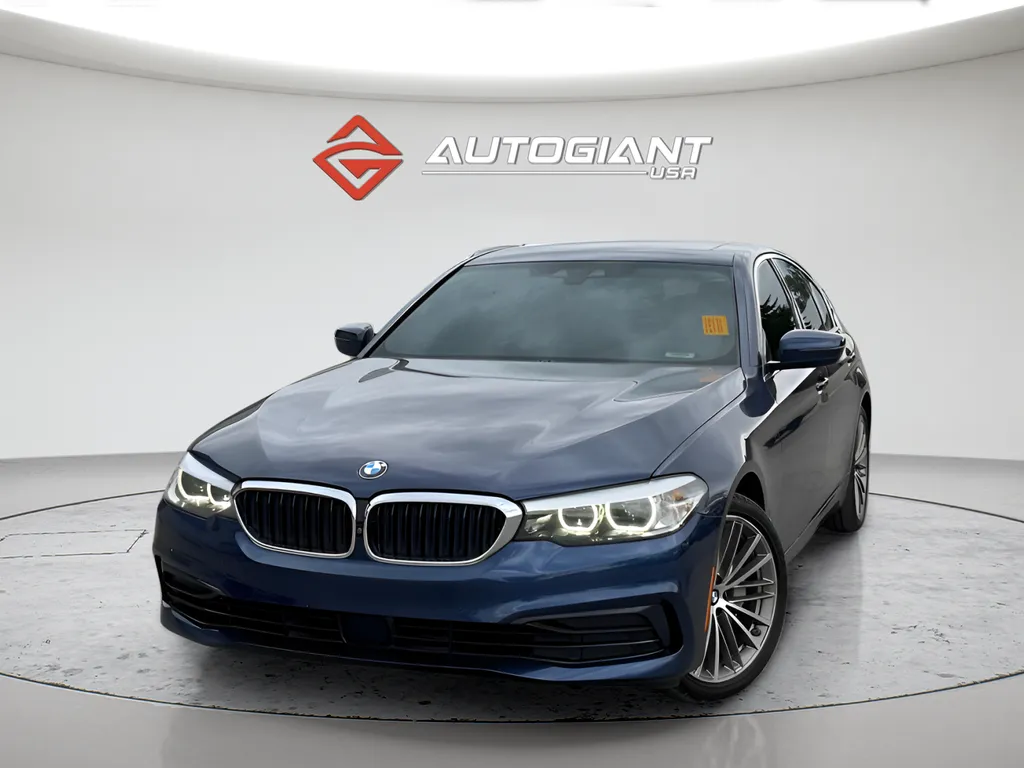 Blue 2019 BMW 5 Series 540i xDrive for sale in Fishers, IN
