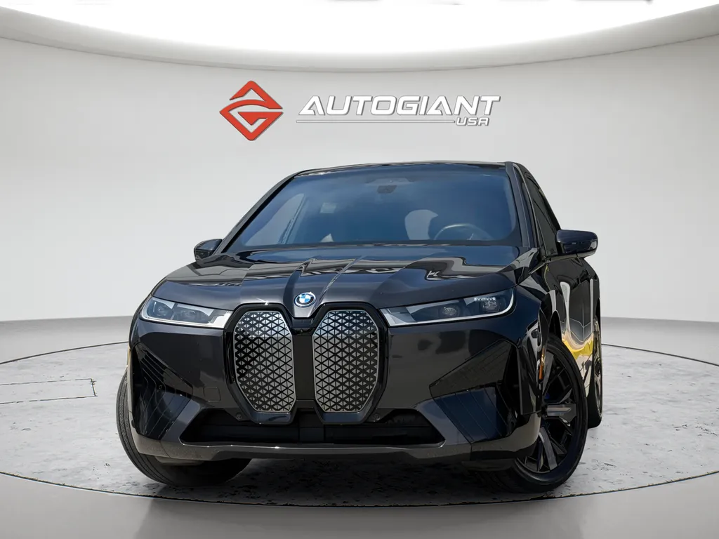 2024 BMW iX xDrive50's photo