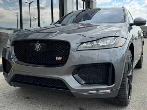More photos of 2018 Jaguar F-PACE S at AutoGiant USA Fishers, IN