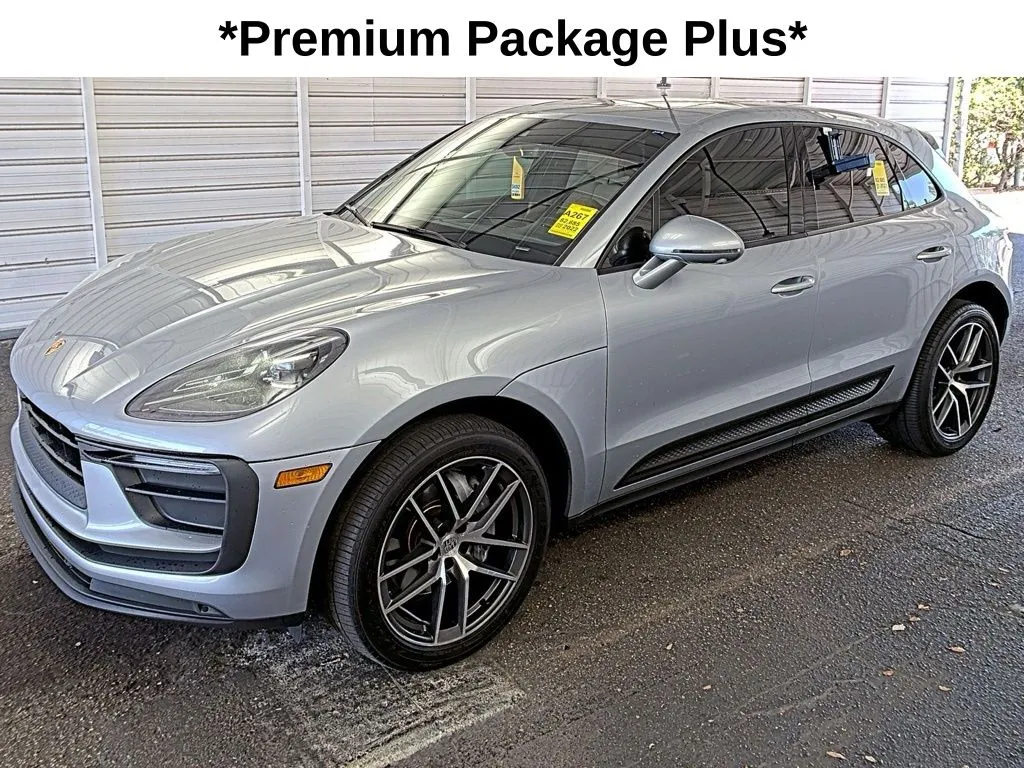 2022 Porsche Macan -'s photo