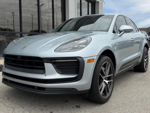 More photos of 2022 Porsche Macan at AutoGiant USA Fishers, IN