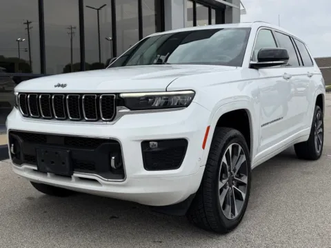 More photos of 2022 Jeep Grand Cherokee L Overland at AutoGiant USA Fishers, IN