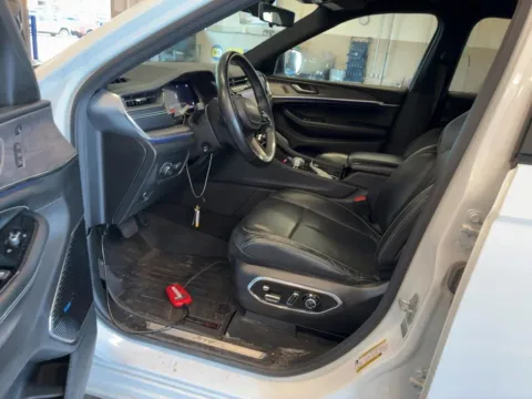 Photos of 2022 Jeep Grand Cherokee L Overland for sale in Fishers, IN at AutoGiant USA Fishers