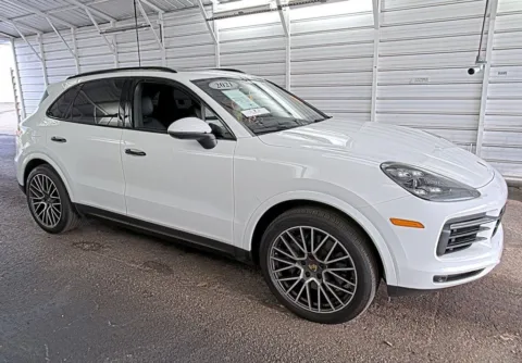More photos of 2021 Porsche Cayenne S at AutoGiant USA Fishers, IN