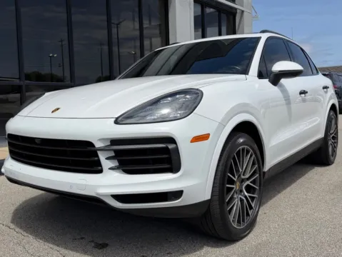 More photos of 2021 Porsche Cayenne S at AutoGiant USA Fishers, IN