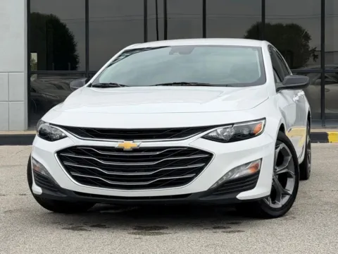 White 2024 Chevrolet Malibu LT for sale in Fishers, IN