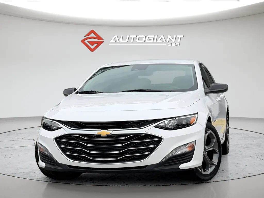 White 2024 Chevrolet Malibu LT for sale in Fishers, IN