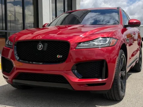 More photos of 2019 Jaguar F-PACE S at AutoGiant USA Fishers, IN
